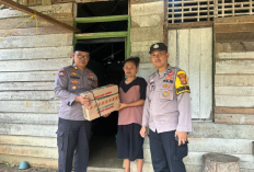 Aksi Sosial Sat Binmas Polres Mesuji, Bagikan Sembako untuk Warga Simpang Pematang