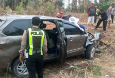 Toyota Avanza Oleng dan Masuk Rawa di Lampung Utara, Polisi Temukan Tas Berisi Barang Diduga Sabu